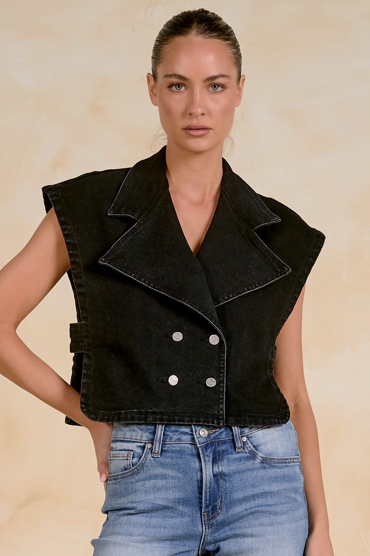 Wren Sleeveless Structured Top