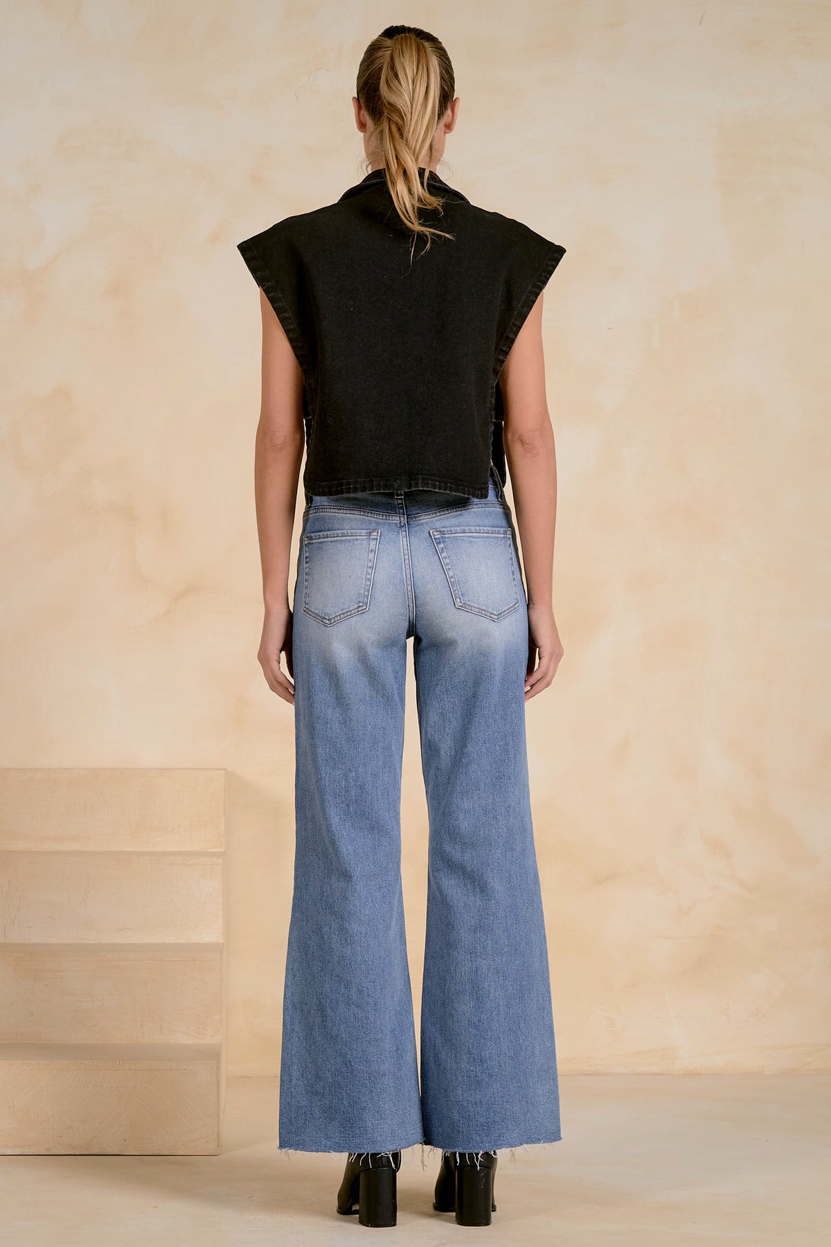 Wren Sleeveless Structured Top